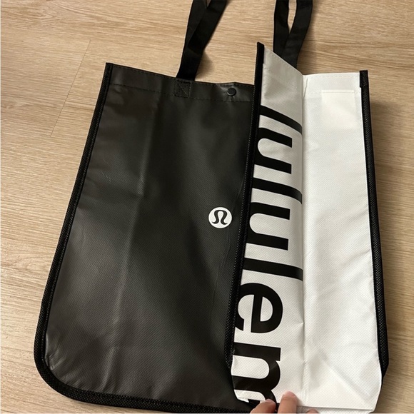 Lululemon Sleeveless shirt top New size 6 + shopping bag large + wallet pouch - Picture 12 of 15